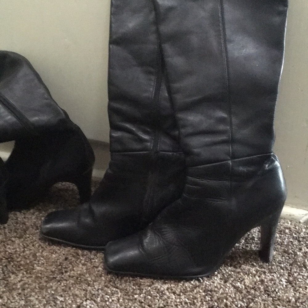 Zara leather Boots 👢